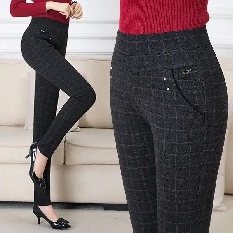 6XL Mother's Straight Trousers High-quality Elastic Waist Women Stripes Pants Winter Thick Velvet Warm Stretch Plaid Black Pants
6XL Mother's Straight Trousers High-quality Elastic Waist Women Stripes Pants Winter Thick Velvet Warm Stretch Plaid Black Pants