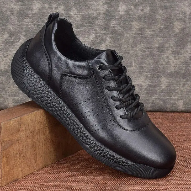 Genuine Leather Shoes Men Ultra Lightweight Bottom Outdoor Athletic Walking Cowhide Sneaker Casual Small Hole Breathable Driving
Genuine Leather Shoes Men Ultra Lightweight Bottom Outdoor Athletic Walking Cowhide Sneaker Casual Small Hole Breathable Driving