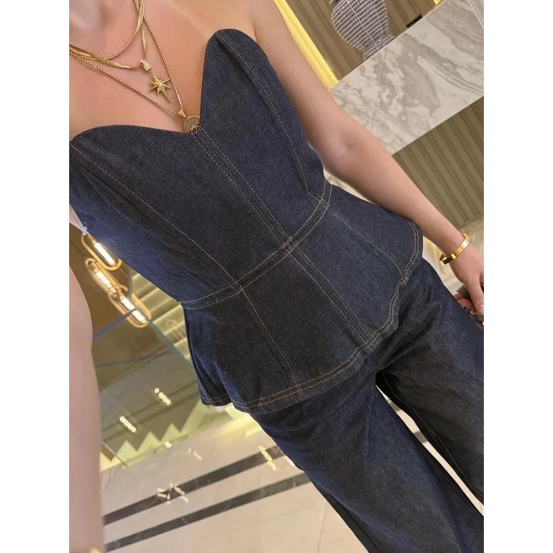 Vintage Denim Corset Off-Shoulder Backless Tube Top Women Sexy Sleeveless Crop Summer Top Trendy Corsetty Look for Warm Weather
Vintage Denim Corset Off-Shoulder Backless Tube Top Women Sexy Sleeveless Crop Summer Top Trendy Corsetty Look for Warm Weather