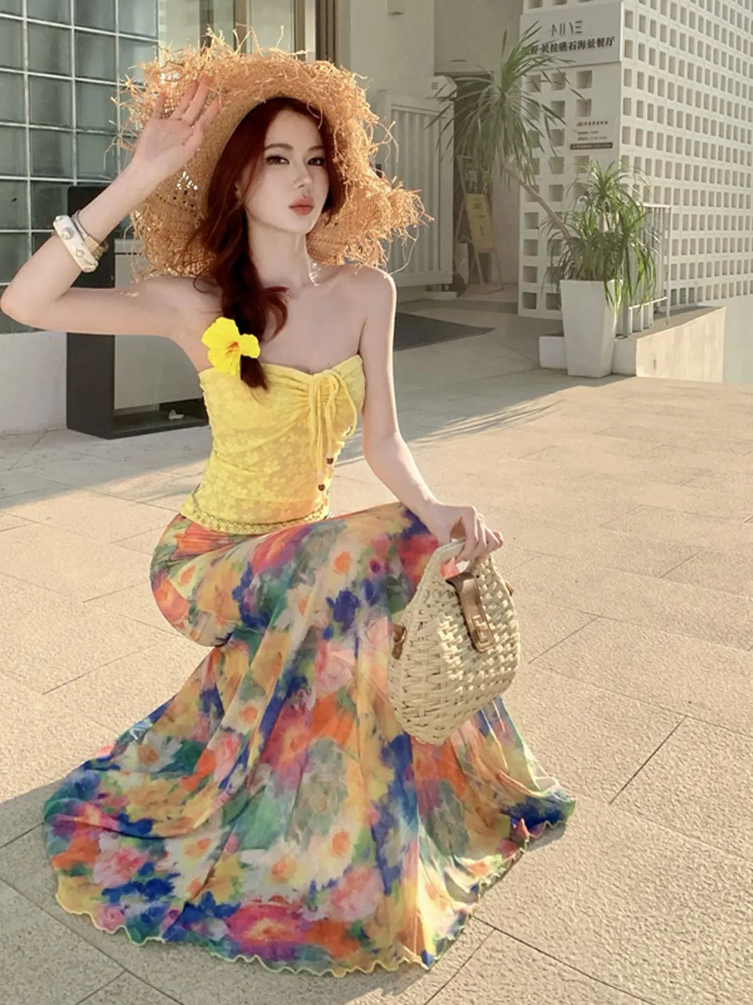 Beach Vacation Style Halter Top And Wrap around Skirt Two Piece Set Long Printed Casual Wear for Women Summer Collection
Beach Vacation Style Halter Top And Wrap around Skirt Two Piece Set Long Printed Casual Wear for Women Summer Collection
