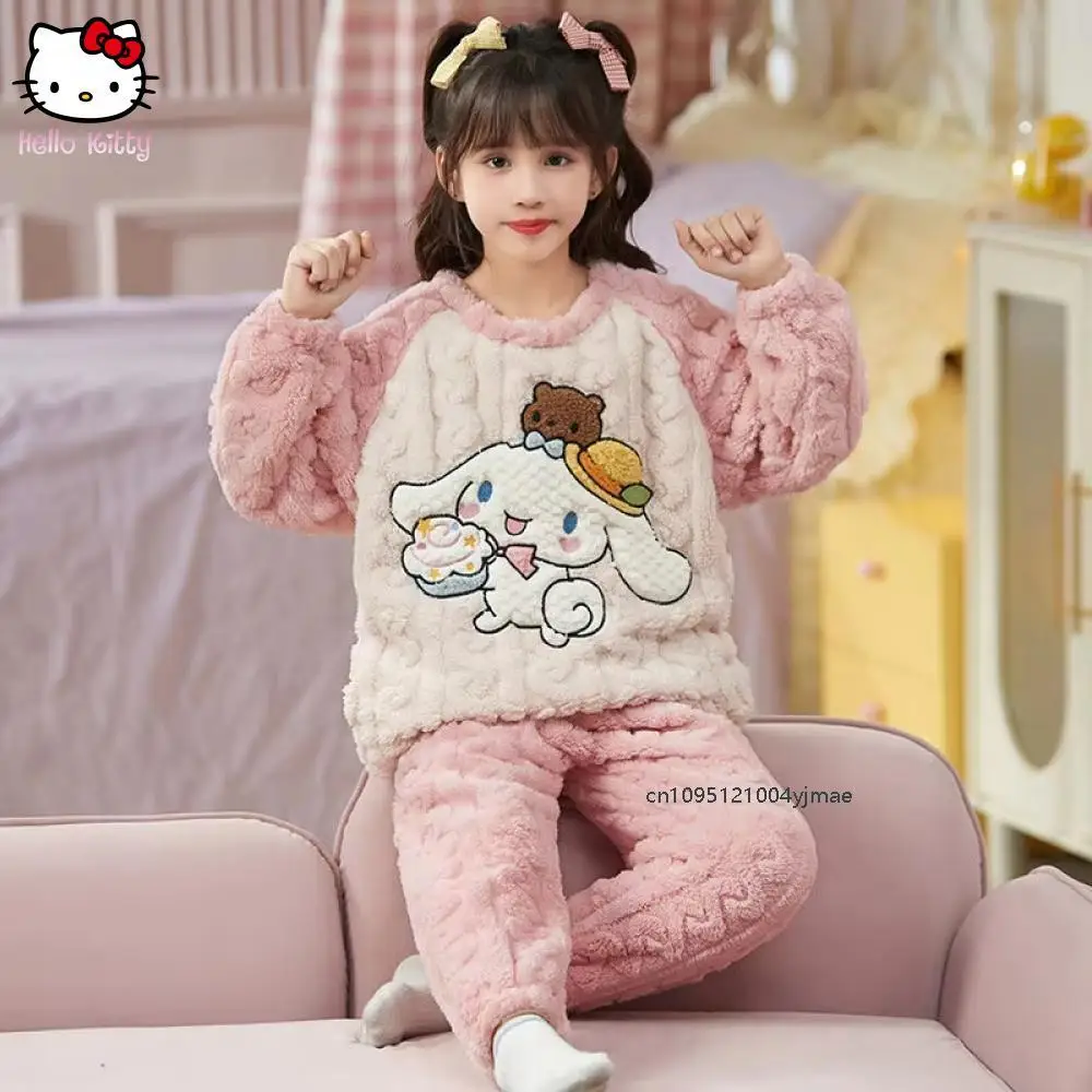 Домашняя одежда для родителей и детей Hello Kitty Cinnamoroll Kuromi Melody, пижамы для девочек, новая зимняя утолщенная фланелевая модная домашняя одежда
Домашняя одежда для родителей и детей Hello Kitty Cinnamoroll Kuromi Melody, пижамы для девочек, новая зимняя утолщенная фланелевая модная домашняя одежда