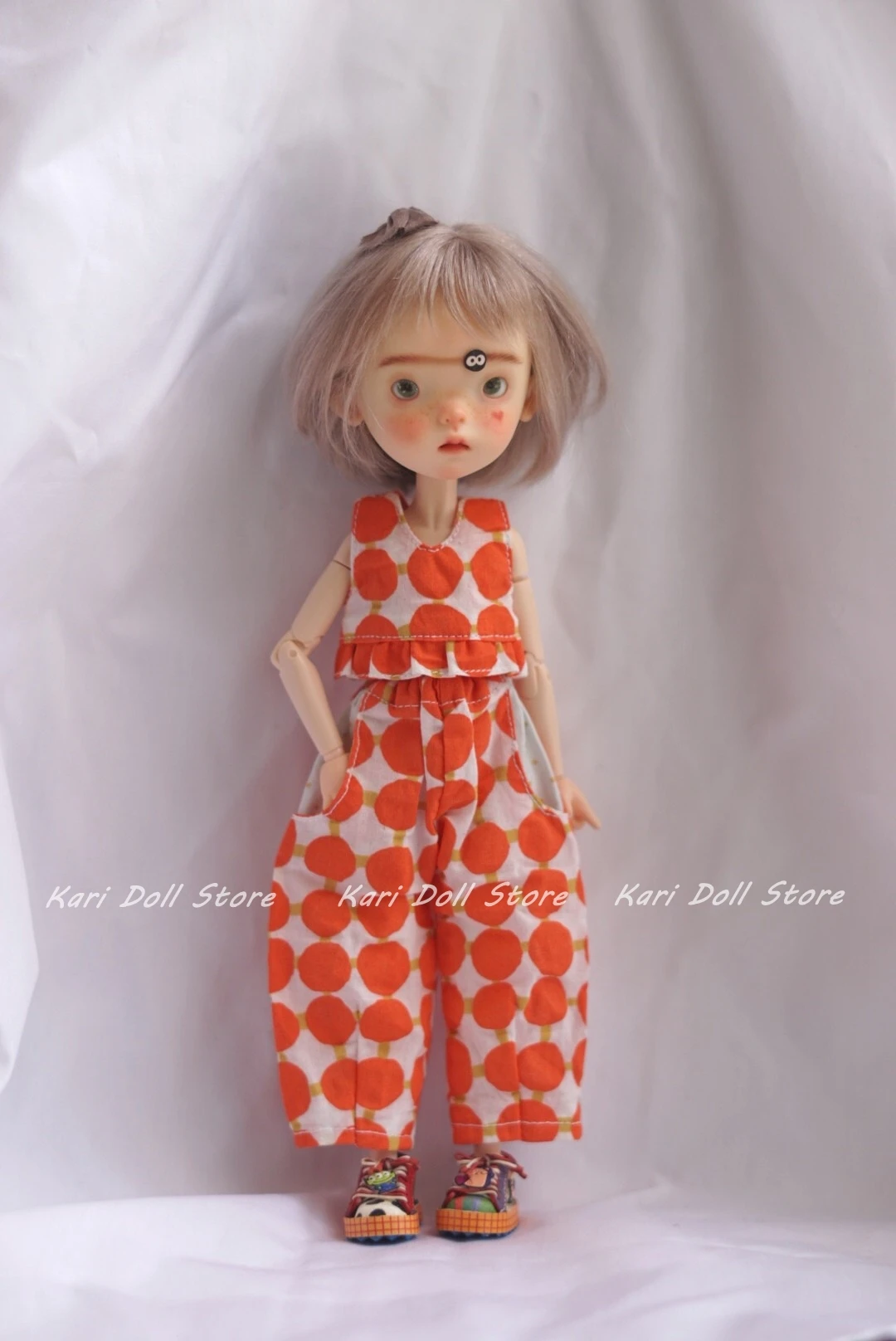 2026 Kari Doll Clothes and skirts for Landazz Landoudou Doll Sleeveless lace hem top scimitar pants
2026 Kari Doll Clothes and skirts for Landazz Landoudou Doll Sleeveless lace hem top scimitar pants