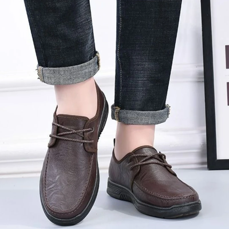 Мягкие дышащие кожаные туфли с круглым носком для мужчин, модная социальная обувь 2025 года, высокое качество, трендовая мужская повседневная обувь в стиле ретро, распродажа
Мягкие дышащие кожаные туфли с круглым носком для мужчин, модная социальная обувь 2025 года, высокое качество, трендовая мужская повседневная обувь в стиле ретро, распродажа