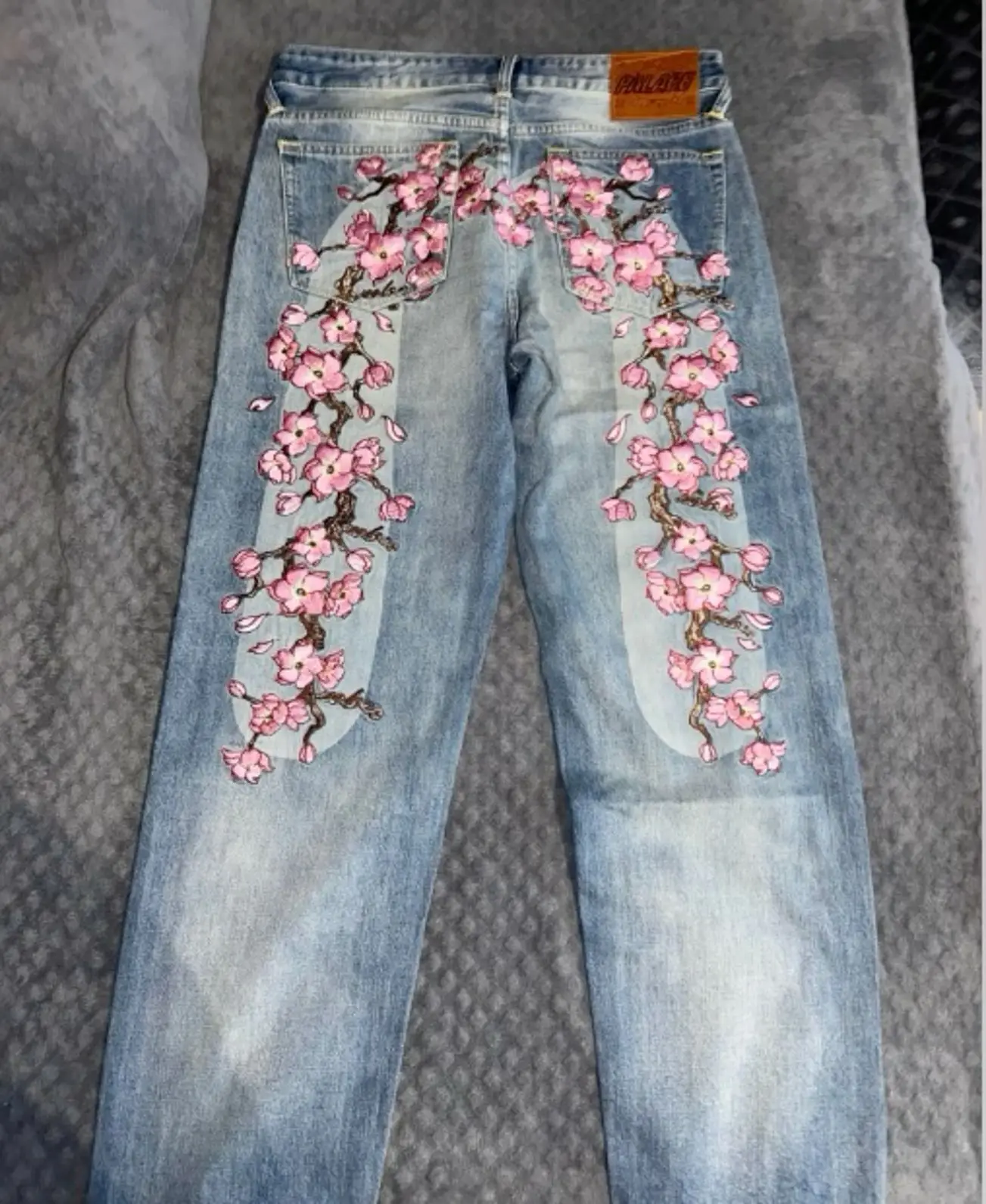 Vintage Best Seller Sakura Embroidery Graphic Jeans Men Y2k Harajuku Hip Hop Casual Baggy Pants Wide Trousers Goth Streetwear
Vintage Best Seller Sakura Embroidery Graphic Jeans Men Y2k Harajuku Hip Hop Casual Baggy Pants Wide Trousers Goth Streetwear