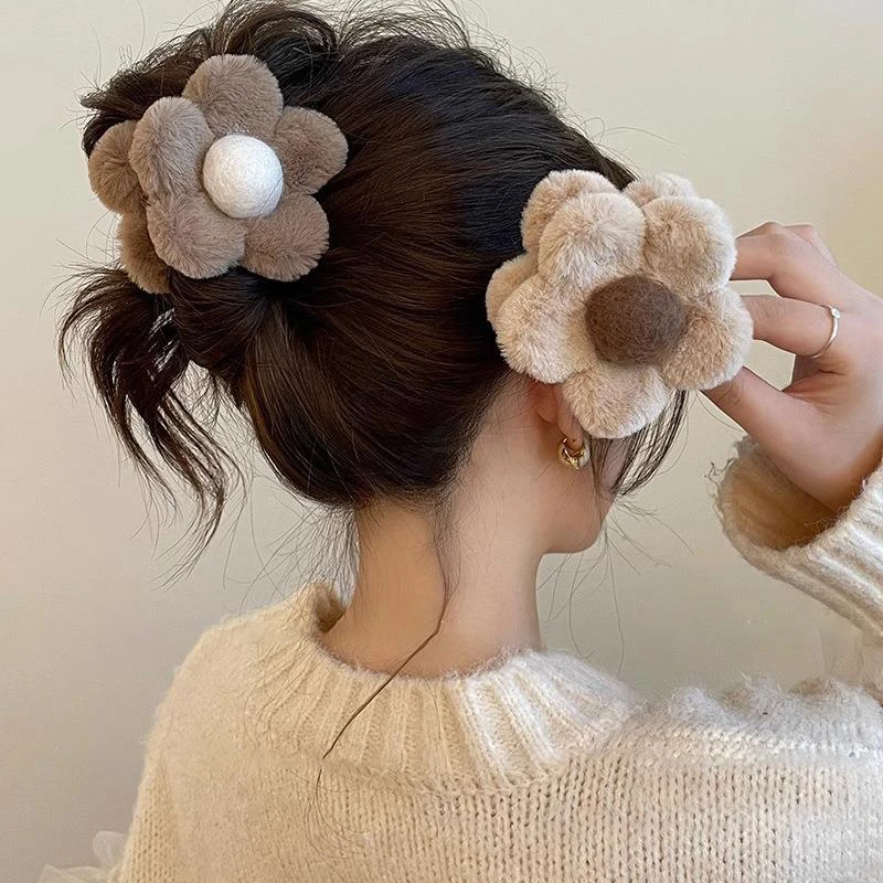 Korean Style Plush Flower Hair Claws Fashion Small Hair Clips Sweet Barrettes Shark Clips For Women Hair Accessories Headwear
Korean Style Plush Flower Hair Claws Fashion Small Hair Clips Sweet Barrettes Shark Clips For Women Hair Accessories Headwear