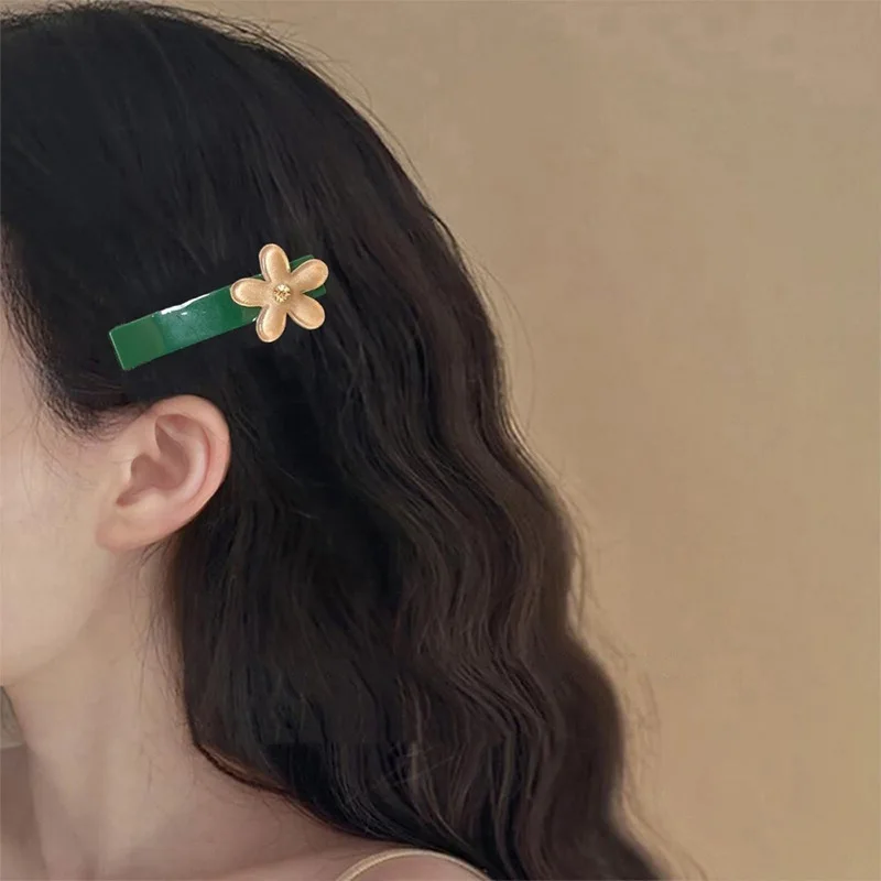 Flower Side Hair Clip Duckbill Style Korean Vintage Sweet Cute for Girls Bangs Fringe Office Party Non Slip
Flower Side Hair Clip Duckbill Style Korean Vintage Sweet Cute for Girls Bangs Fringe Office Party Non Slip