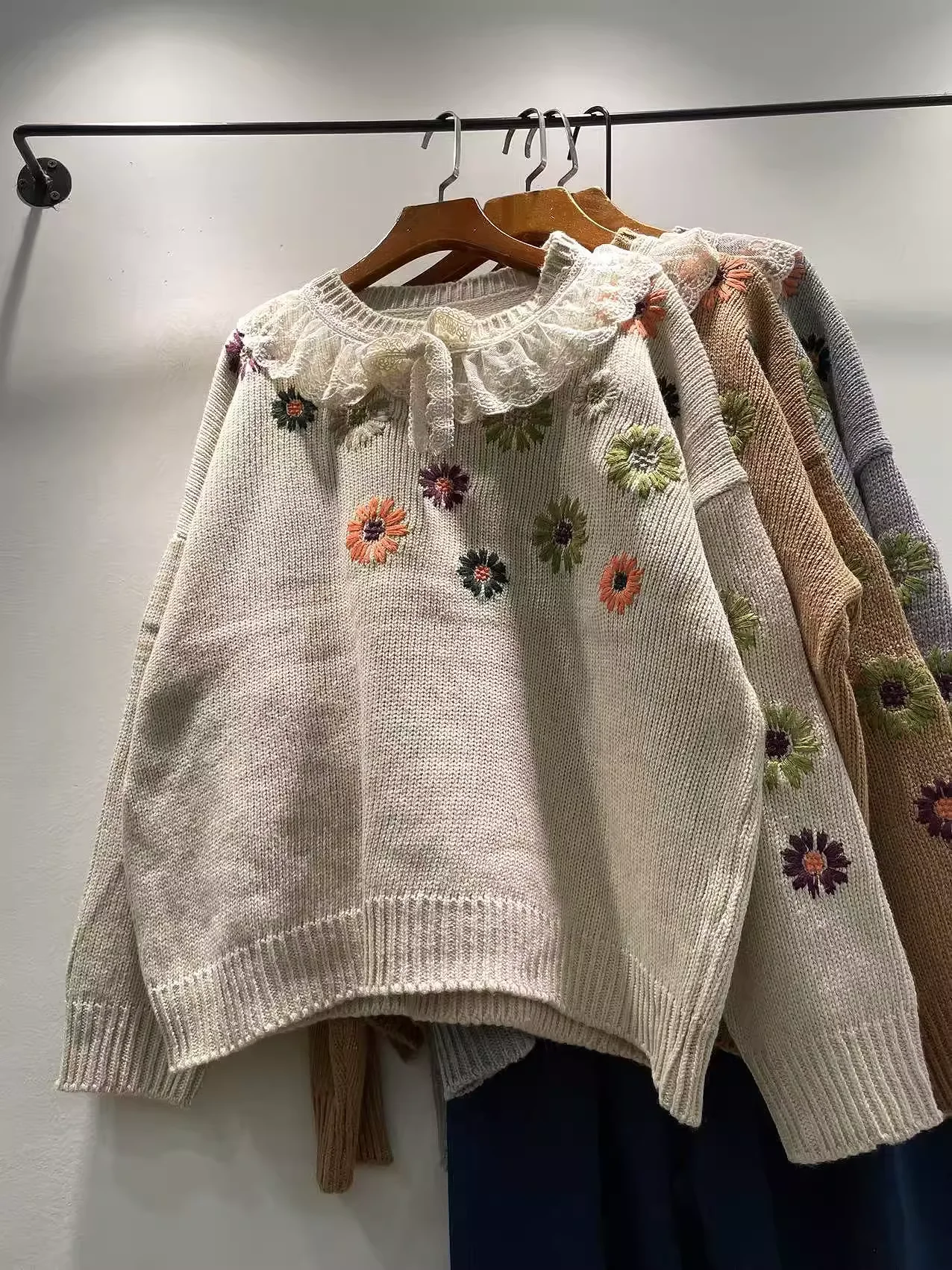 Enianechu Mori Kei Clothing Japanese Style Cotton Lace Collar Orange Beige Gray Sweater for Women Winter Knit Pullover
Enianechu Mori Kei Clothing Japanese Style Cotton Lace Collar Orange Beige Gray Sweater for Women Winter Knit Pullover