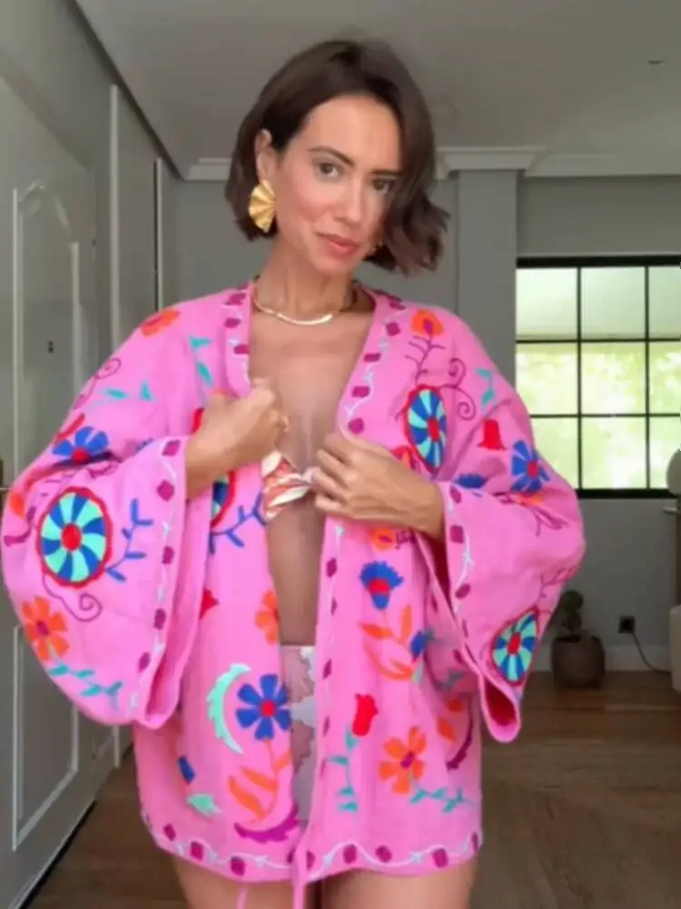 Pink Embroidery Cotton Linen Short Coat Woman Casual Lace Up Long Sleeves V Neck Jacket New Autumn Lady Street Printed Outerwear
Pink Embroidery Cotton Linen Short Coat Woman Casual Lace Up Long Sleeves V Neck Jacket New Autumn Lady Street Printed Outerwear