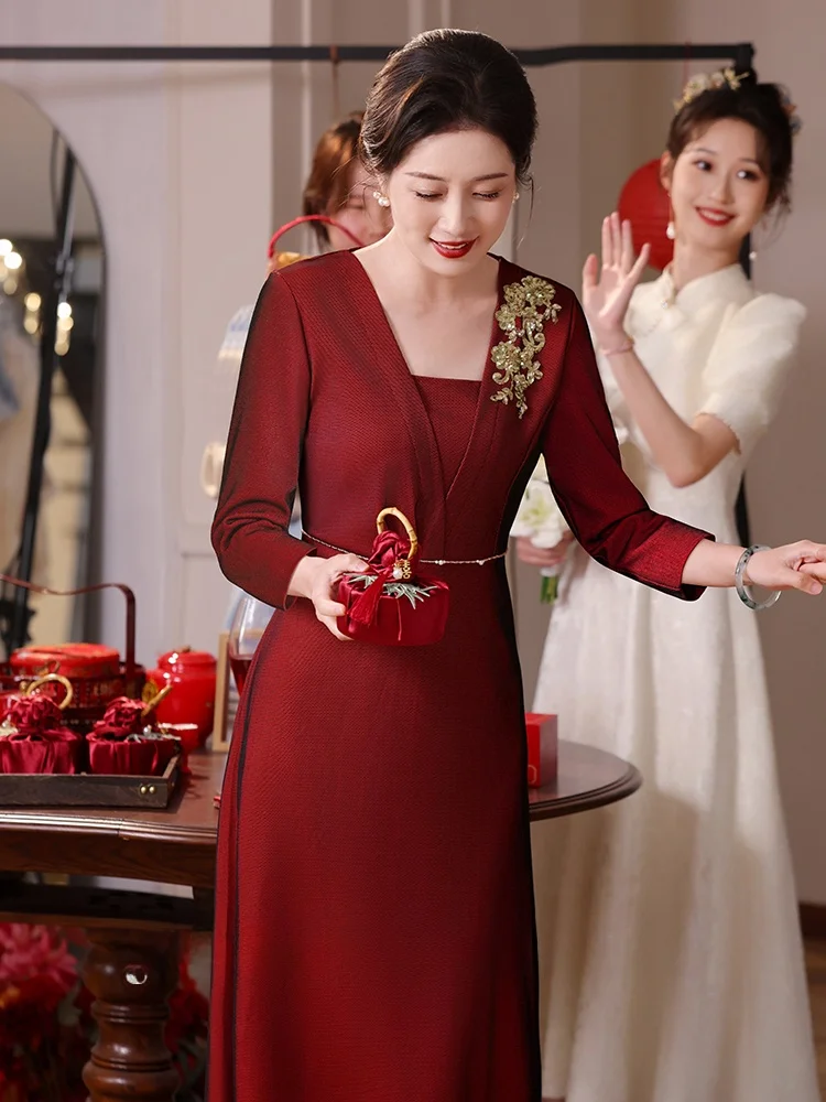 Ele Red Wedding Dr for Mothers ort Size Chinese Qipao Sle Ceremony Attire Perfect for Wedding Banquets
Ele Red Wedding Dr for Mothers ort Size Chinese Qipao Sle Ceremony Attire Perfect for Wedding Banquets