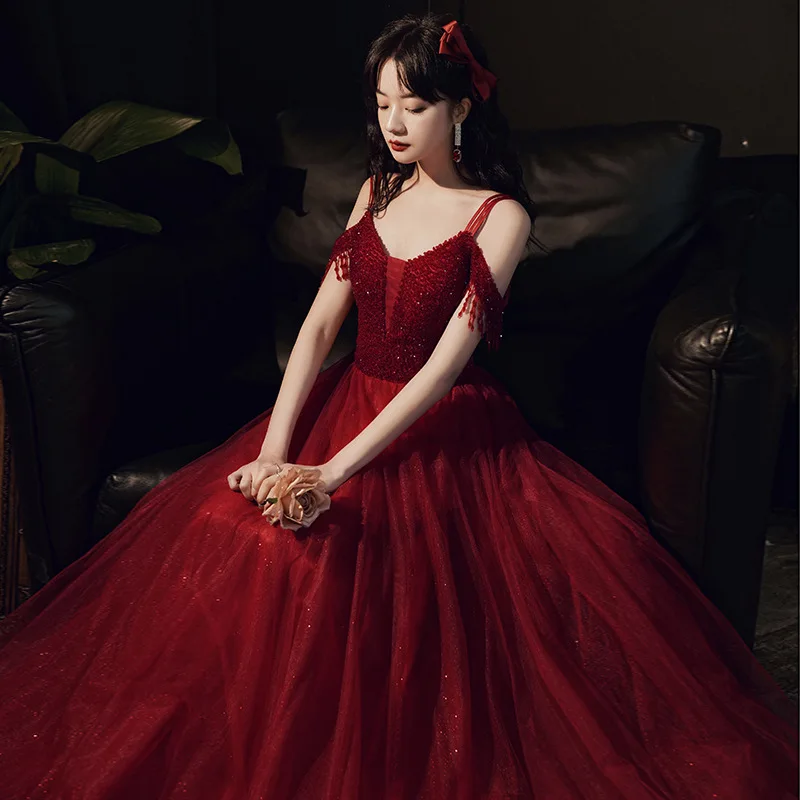 Luxury Wine Red Evening Dress Elegant Beading Tassel Prom Dresses 2022 New Spaghetti Strap Tulle Ball Gown Female Formal Vestido
Luxury Wine Red Evening Dress Elegant Beading Tassel Prom Dresses 2022 New Spaghetti Strap Tulle Ball Gown Female Formal Vestido