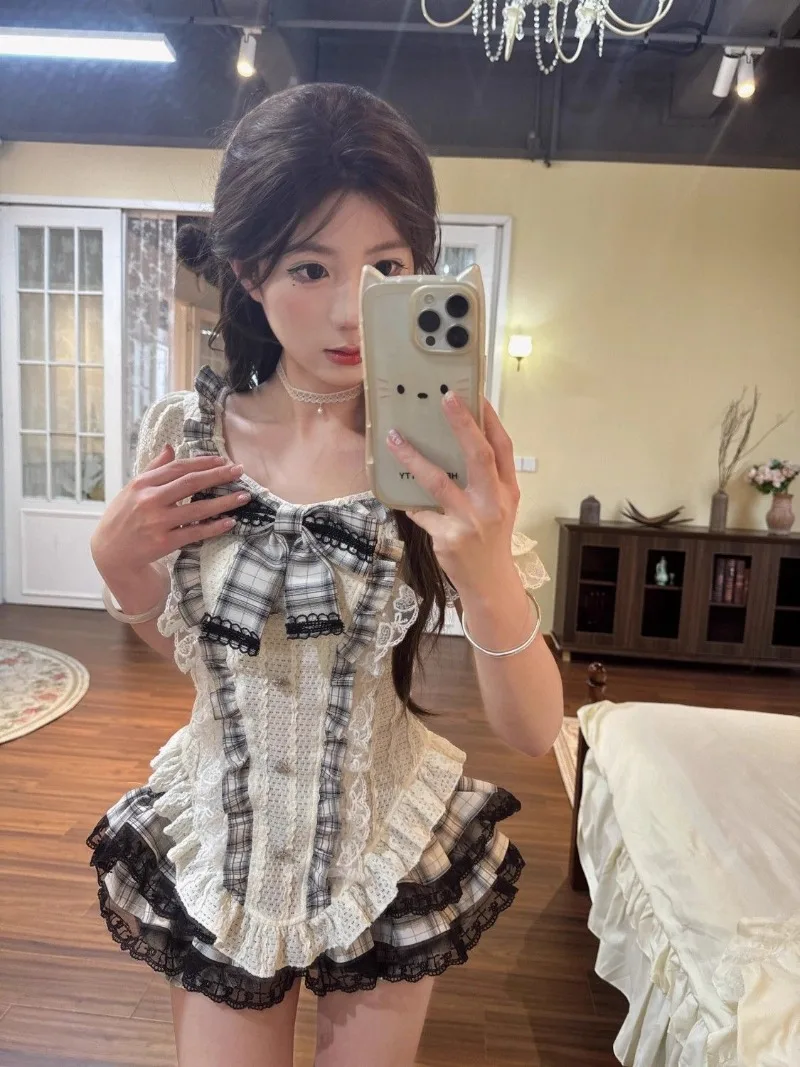 Sweet Girl Suit Women's Summer Lace Slim Short-sleeved T-shirt High Waist A-line Skirt Two-piece Set Fashion Female Clothes
Sweet Girl Suit Women's Summer Lace Slim Short-sleeved T-shirt High Waist A-line Skirt Two-piece Set Fashion Female Clothes