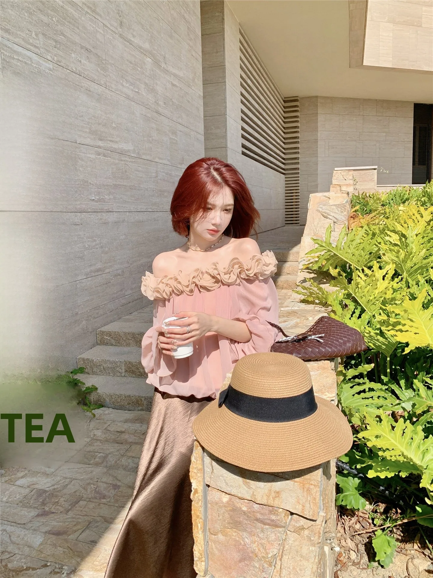French Style Lace Trimmed Chiffon Top Women's Thin Shirt Opera Girl Gentle Spring Summer Fashionable 3D Lace Skirt Polyester
French Style Lace Trimmed Chiffon Top Women's Thin Shirt Opera Girl Gentle Spring Summer Fashionable 3D Lace Skirt Polyester