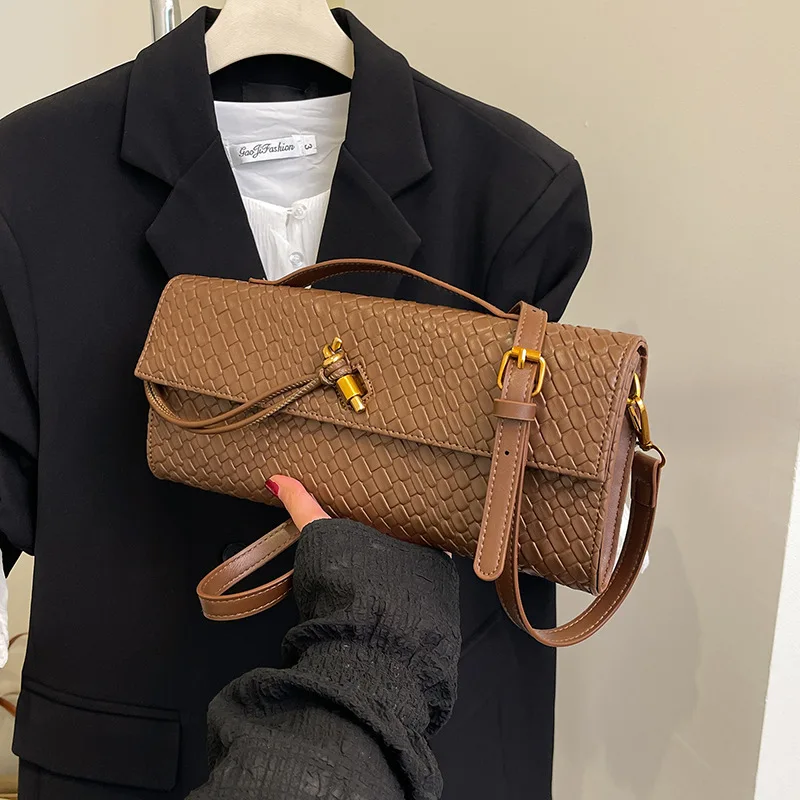 2026 New Woven Pattern Handbag Women's Pure Color Simple Commuting Banquet Two-in-one Bag PU Single Shoulder Cross-body Bag
2026 New Woven Pattern Handbag Women's Pure Color Simple Commuting Banquet Two-in-one Bag PU Single Shoulder Cross-body Bag