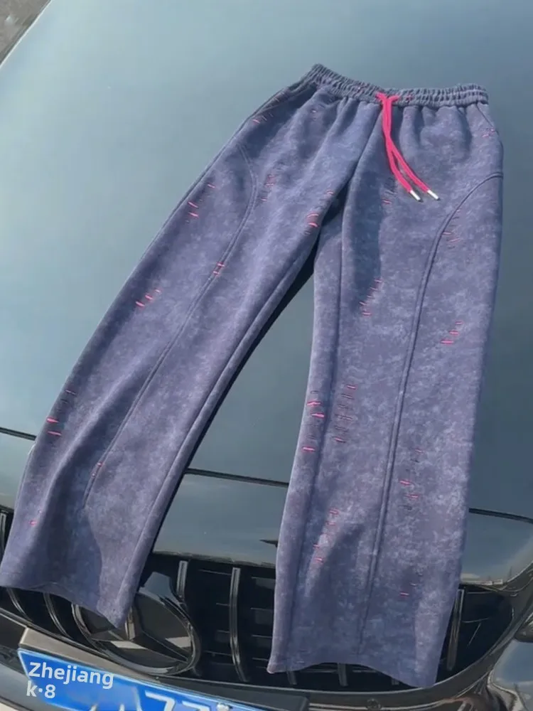 Мужские повседневные брюки в американском ретро-стиле, прямого кроя, с эффектом потертости, широкие штанины, спортивные штаны CleanFit
Мужские повседневные брюки в американском ретро-стиле, прямого кроя, с эффектом потертости, широкие штанины, спортивные штаны CleanFit