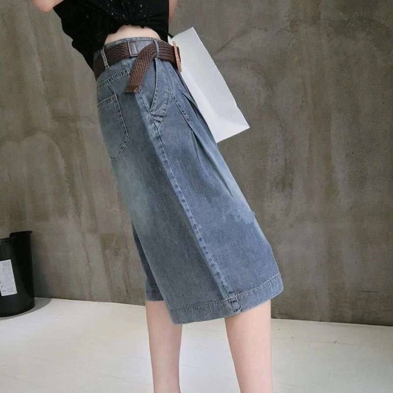 New Fashion Women Wide Leg Denim Shorts Mid Calf Loose Fit Summer Lightweight Straight Leg Casual Wear
New Fashion Women Wide Leg Denim Shorts Mid Calf Loose Fit Summer Lightweight Straight Leg Casual Wear