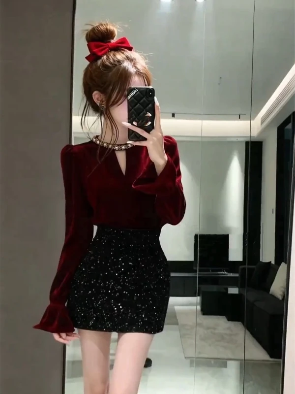 Elegant Hollow out Red Velvet Long Sleeve Shirt Women's Spring New Unique Beautiful Small Top Skin Friendly Breathable
Elegant Hollow out Red Velvet Long Sleeve Shirt Women's Spring New Unique Beautiful Small Top Skin Friendly Breathable