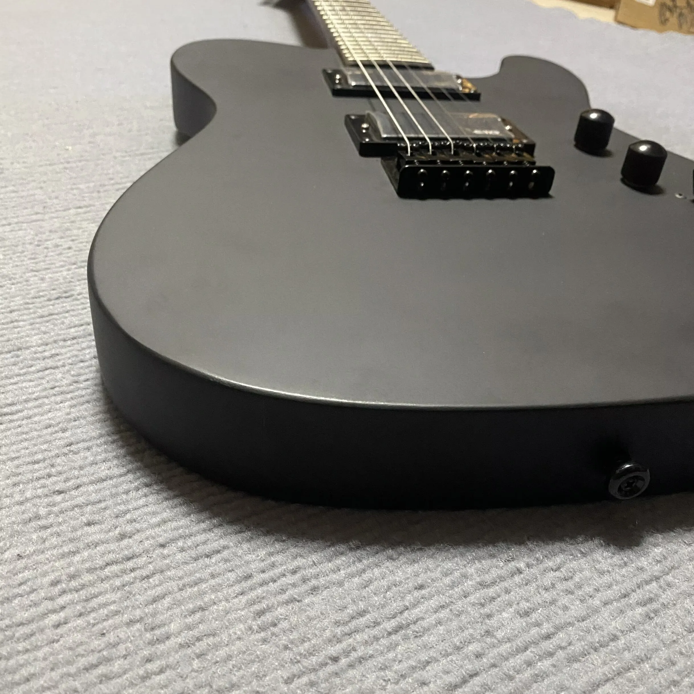 Black matte finish Rock Electric Guitar String, Metal Guitar, Shipping within 48Hours
Black matte finish Rock Electric Guitar String, Metal Guitar, Shipping within 48Hours