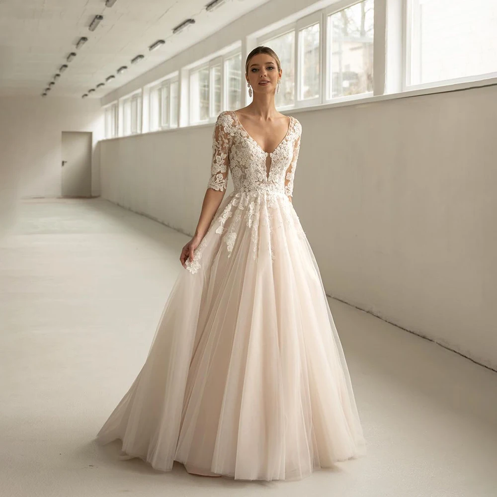 Customized Boho V-neck Appliques Lace Tulle Wedding Dress See Throught Half Sleeve Court Wedding Gown robe de mariée
Customized Boho V-neck Appliques Lace Tulle Wedding Dress See Throught Half Sleeve Court Wedding Gown robe de mariée