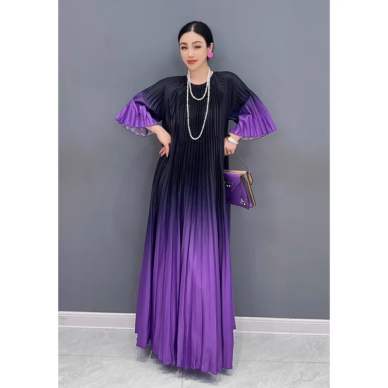 2024 Spring/Summer New Hundred pleated Dress Tie Dyed Large hem Long Dress Elegant Fashion Loose Women's Wear
2024 Spring/Summer New Hundred pleated Dress Tie Dyed Large hem Long Dress Elegant Fashion Loose Women's Wear