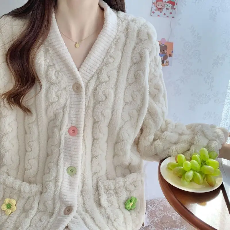 Autumn Winter Woman Pajamas Suit Coral Fleece Thicken Sleepwear Set Keep Warm Homewear Soft Wearable As Outerwear Nightwear
Autumn Winter Woman Pajamas Suit Coral Fleece Thicken Sleepwear Set Keep Warm Homewear Soft Wearable As Outerwear Nightwear