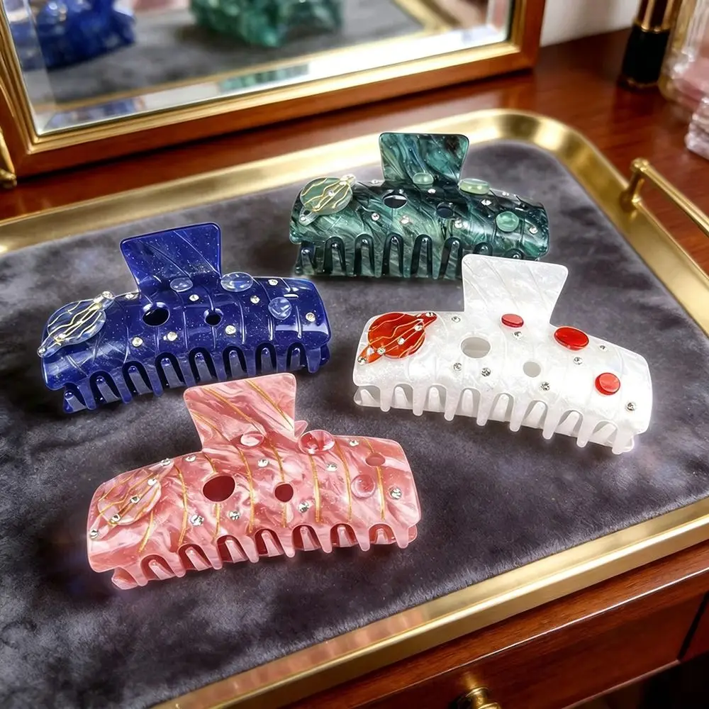 New Large Rhinestone Shell Hair Claw Geometric Pattern Ocean Series Pearl Shell Hair Clip Acrylic Hair Accessories Summer Style
New Large Rhinestone Shell Hair Claw Geometric Pattern Ocean Series Pearl Shell Hair Clip Acrylic Hair Accessories Summer Style