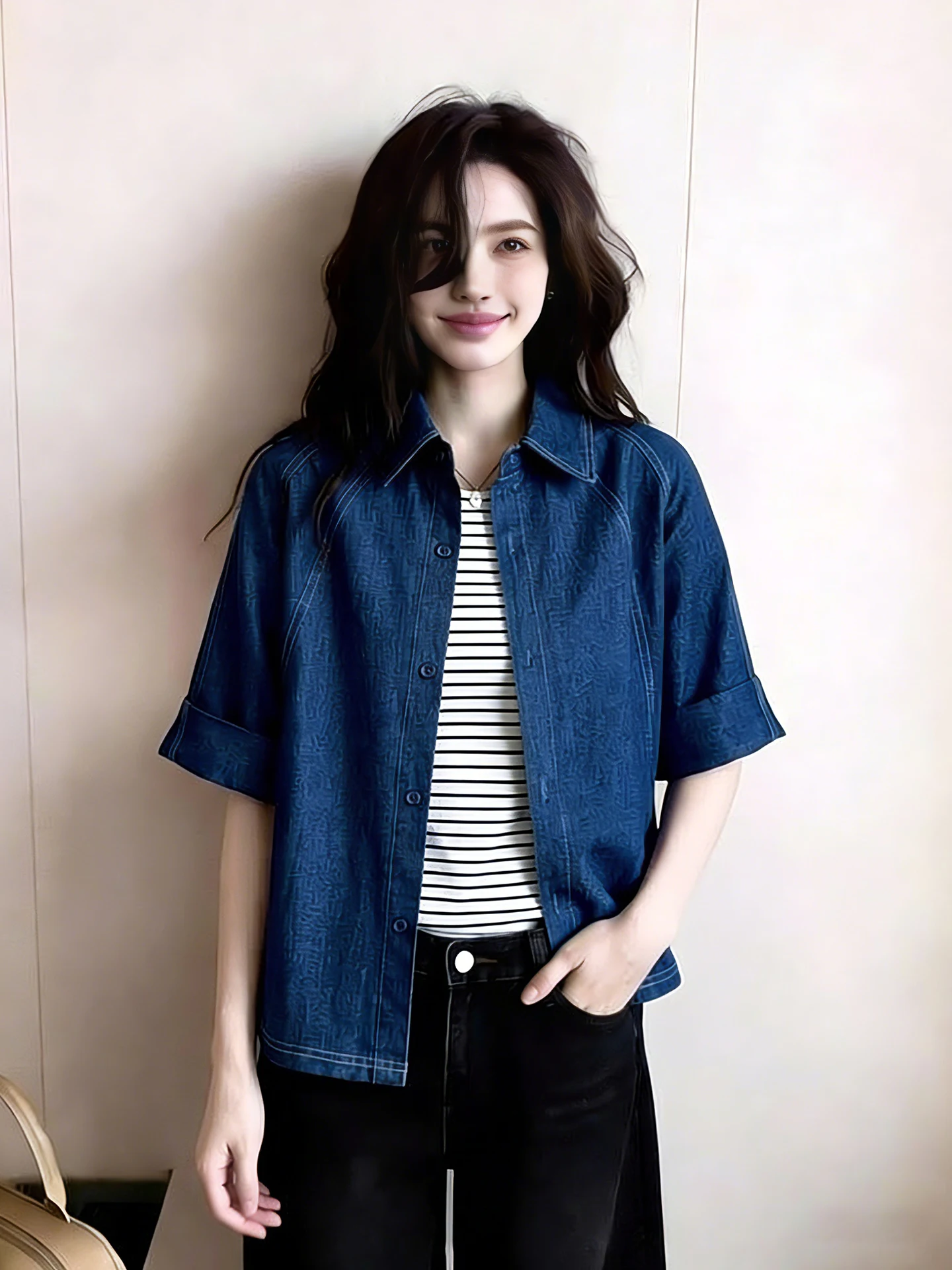 Classic Hong Kong Style Denim Shirt Turn-down Collar Short Sleeve Versatile Top for Spring Summer Casual Loose Fit Women's Shirt
Classic Hong Kong Style Denim Shirt Turn-down Collar Short Sleeve Versatile Top for Spring Summer Casual Loose Fit Women's Shirt
