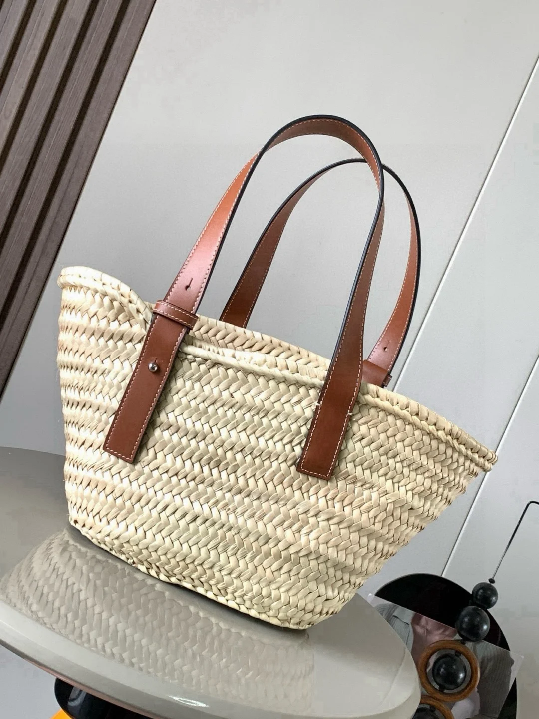 Artisan Handwoven Palm Leaf and Leather Tote Bag Women Unique Vintage Top Handle Spring Summer Lightweight
Artisan Handwoven Palm Leaf and Leather Tote Bag Women Unique Vintage Top Handle Spring Summer Lightweight