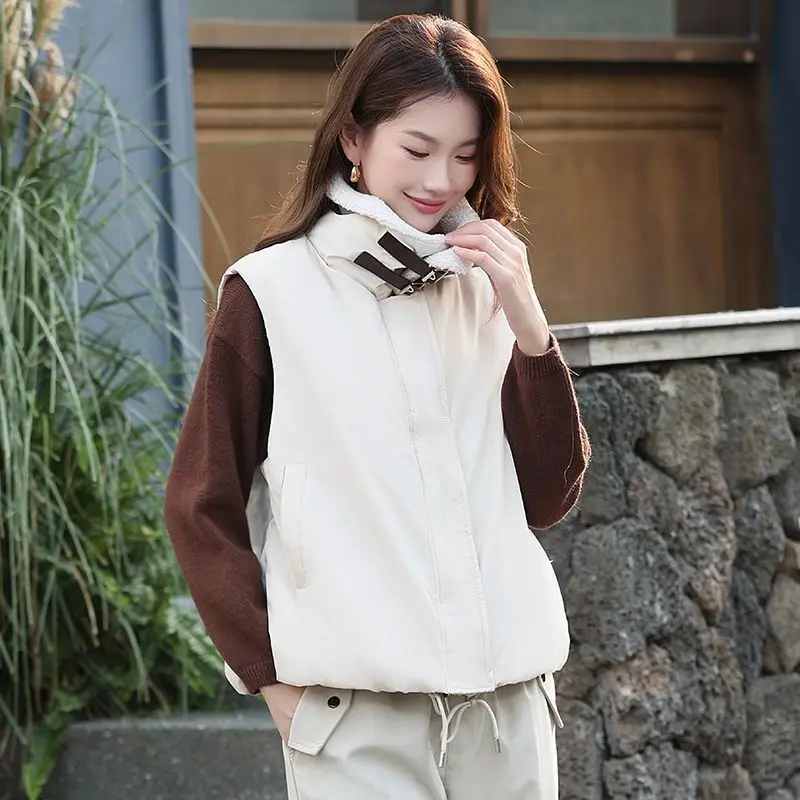 New Women's Down Cotton Vest Autumn and Winter Warm Short Lapel Cotton Clothes Waistcoat Fashion Female Vest Outerwear Trendy
New Women's Down Cotton Vest Autumn and Winter Warm Short Lapel Cotton Clothes Waistcoat Fashion Female Vest Outerwear Trendy