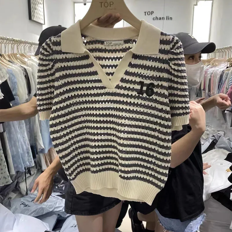 2025 Summer New Color-blocking Hollow Out Sweater Korean Fashion Embroidered Top Women Knitted V-neck Short Pullovers
2025 Summer New Color-blocking Hollow Out Sweater Korean Fashion Embroidered Top Women Knitted V-neck Short Pullovers