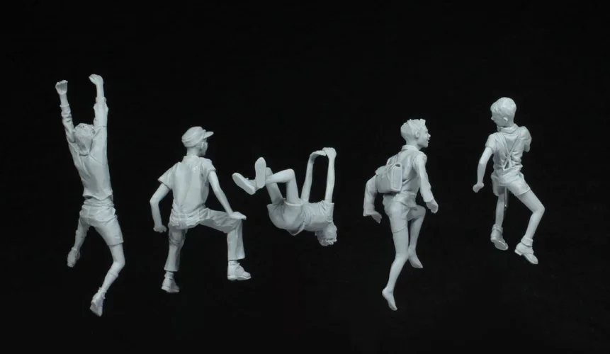 1/35 фигурки из смолы, модель Второй мировой войны, 5 детей играющих на танках, в разобранном виде, неокрашенные
1/35 фигурки из смолы, модель Второй мировой войны, 5 детей играющих на танках, в разобранном виде, неокрашенные