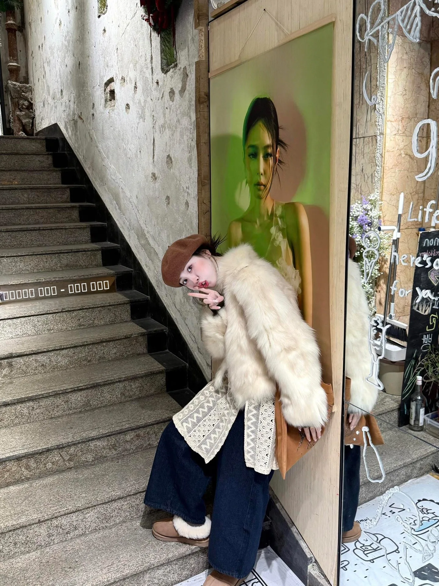 FEMPILOT Luxury Fur Jaet Soft Sle Loose Warmth Gentle Wind Women's ort Outerwear Faionable Synthetic Fur Coat
FEMPILOT Luxury Fur Jaet Soft Sle Loose Warmth Gentle Wind Women's ort Outerwear Faionable Synthetic Fur Coat