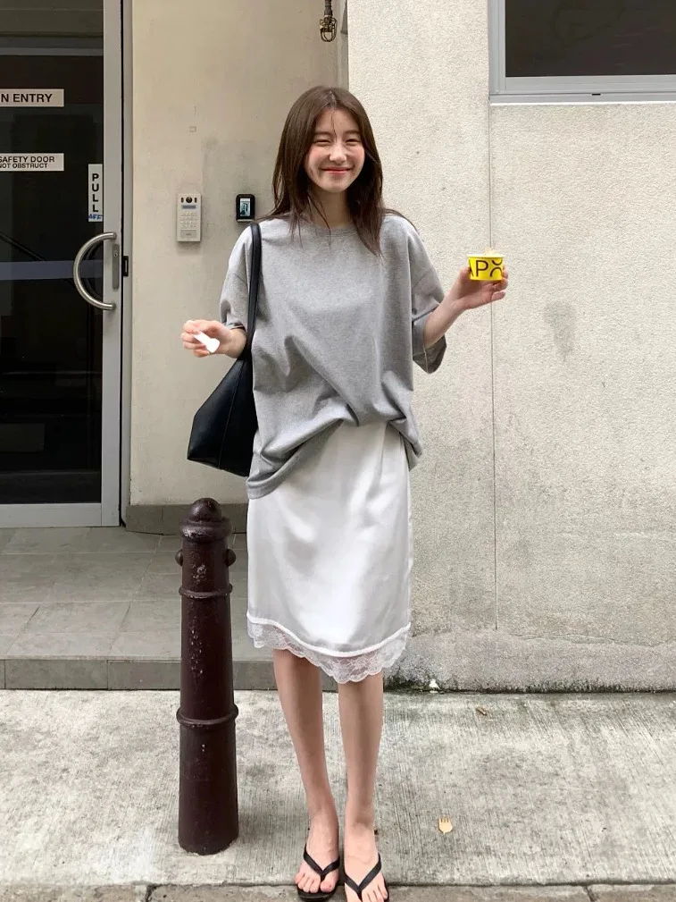 Korean Style Summer 2026 New Lace Trim Smooth Surface Rope Waist Half Skirt Women Straight Cut Polyester Fabric Skirts
Korean Style Summer 2026 New Lace Trim Smooth Surface Rope Waist Half Skirt Women Straight Cut Polyester Fabric Skirts