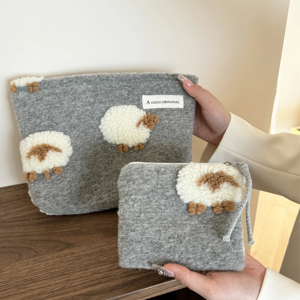 Winter Cute Lamb Makeup Bag Plush Sheep Cosmetic Case Portable Large Capacity Makeup Bag Velvet Soft Cosmetics Storage Bag
Winter Cute Lamb Makeup Bag Plush Sheep Cosmetic Case Portable Large Capacity Makeup Bag Velvet Soft Cosmetics Storage Bag
