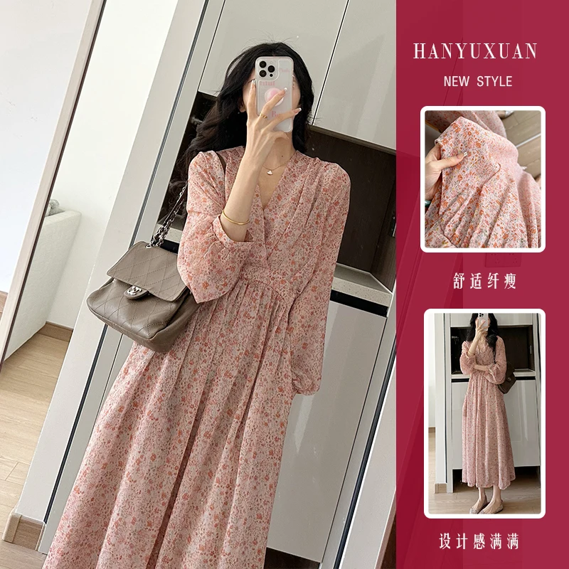 3316# 2024 Spring Korean Fashion Floral Printed Chiffon Maternity Dress Across V Neck A Line Loose Clothes For Pregnant Women
3316# 2024 Spring Korean Fashion Floral Printed Chiffon Maternity Dress Across V Neck A Line Loose Clothes For Pregnant Women