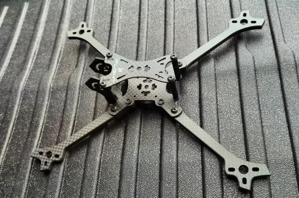 Team Edition iFlight Ultra Lite turtledove 5inch 210mm X-Lite FPV Racing Frame with 5mm arm for FPV Racing Drone frame kit
Team Edition iFlight Ultra Lite turtledove 5inch 210mm X-Lite FPV Racing Frame with 5mm arm for FPV Racing Drone frame kit