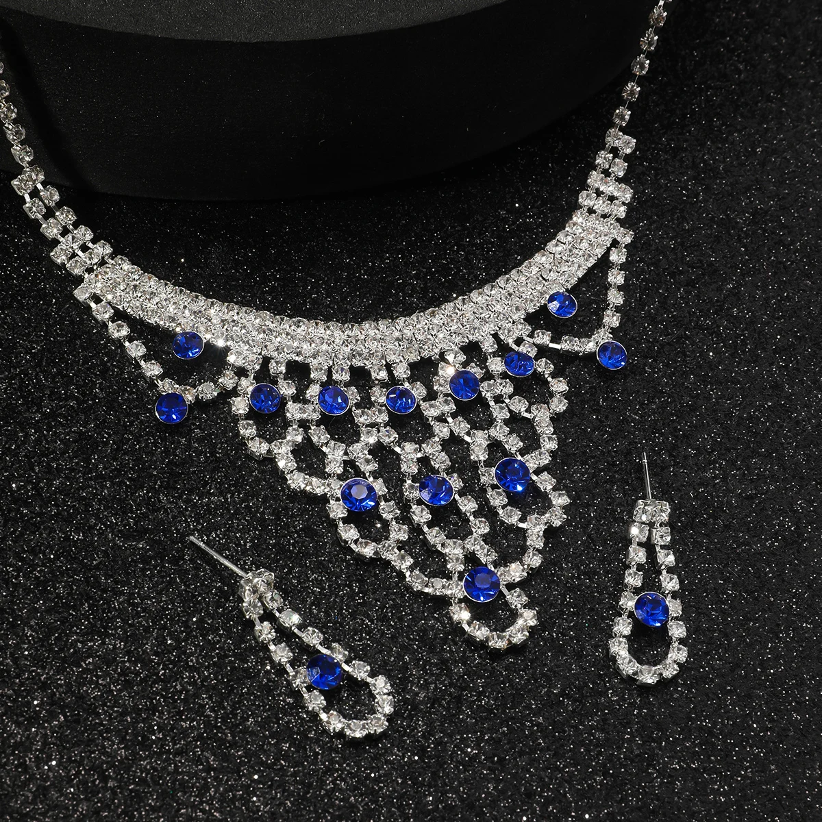 Rhinestone Elegant Necklace Earrings Set Bridal Jewelry Gifts Wedding Party Accessories
Rhinestone Elegant Necklace Earrings Set Bridal Jewelry Gifts Wedding Party Accessories