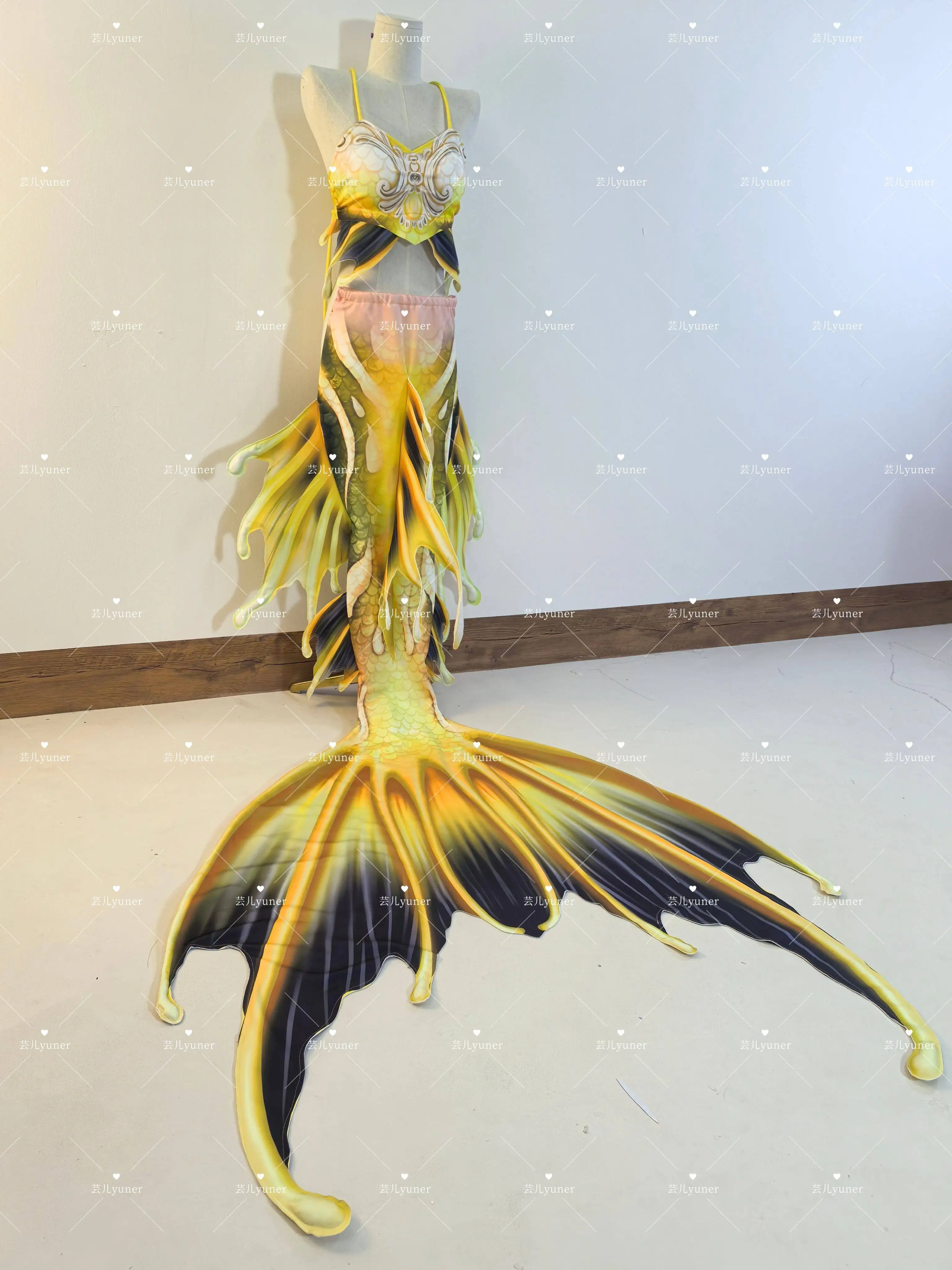 Original Dreamy Bionic Mermaid Tail Swimsuit Aquarium Mermaid Performance Show Fish Tail Shooting Diving Swimsuit
Original Dreamy Bionic Mermaid Tail Swimsuit Aquarium Mermaid Performance Show Fish Tail Shooting Diving Swimsuit