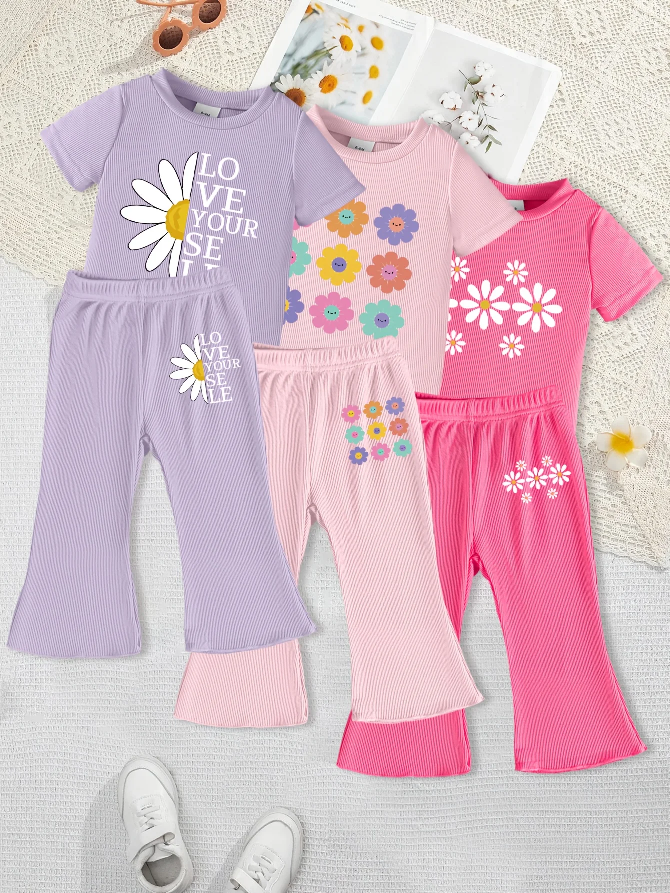 6-Piece Set Baby Girl Casual Pants Suit Summer Children Print round Neck T-Shirt And Micro Flared Pants for Outdoor Wear
6-Piece Set Baby Girl Casual Pants Suit Summer Children Print round Neck T-Shirt And Micro Flared Pants for Outdoor Wear