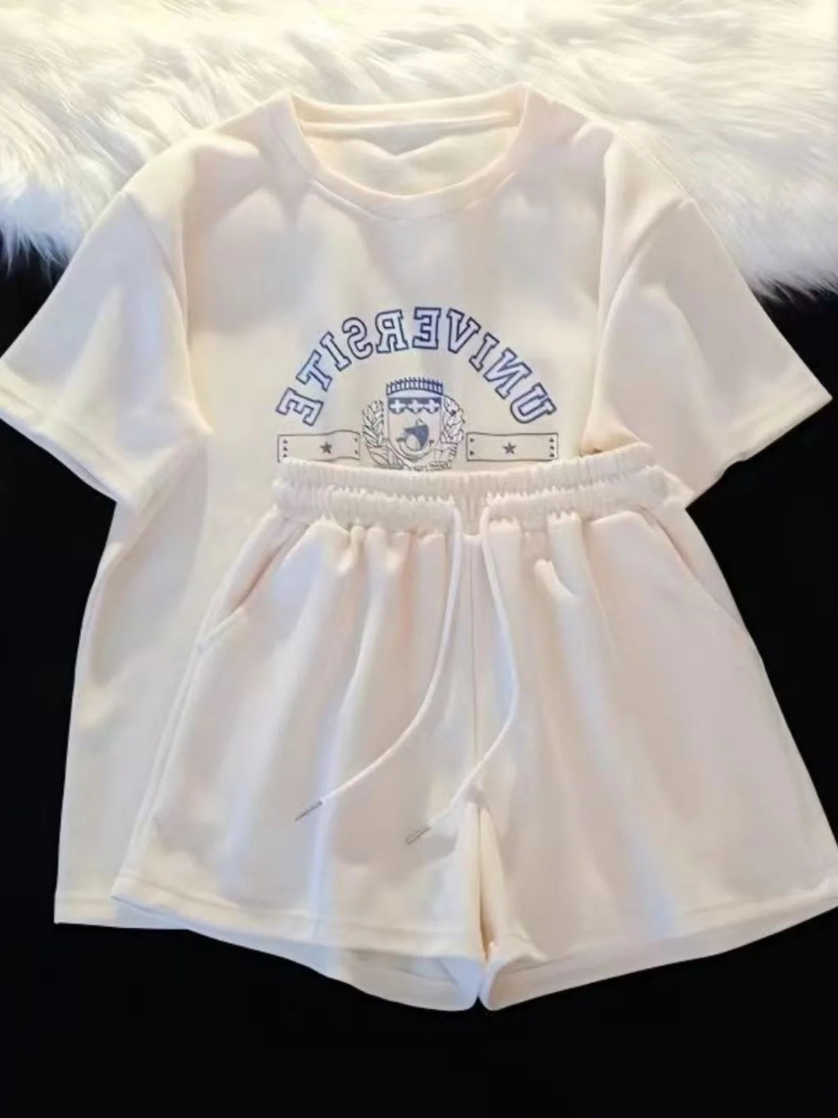 Summer Salt Style Casual Sportswear Women's Short Sleeve Shorts Set Beige Two-Piece Suit Street Fashion Leisure Outfit
Summer Salt Style Casual Sportswear Women's Short Sleeve Shorts Set Beige Two-Piece Suit Street Fashion Leisure Outfit