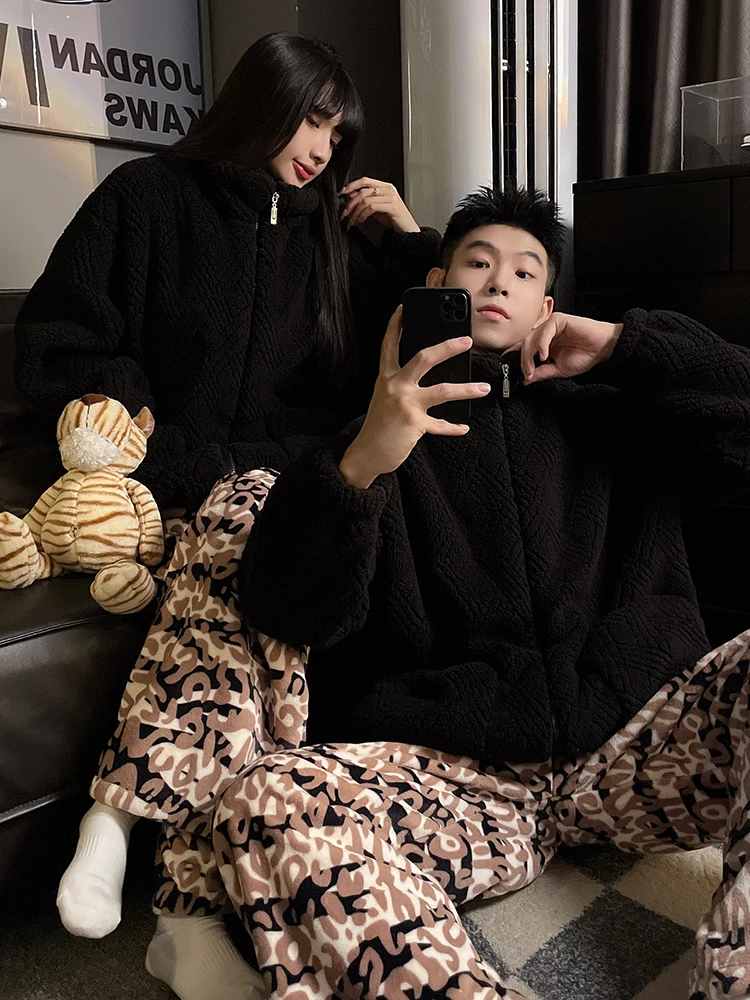 DAIMELU male pajamas long sleeved men's sleepwear winter coral fleece flannel plus size thickened warm boy warm loungewear suit
DAIMELU male pajamas long sleeved men's sleepwear winter coral fleece flannel plus size thickened warm boy warm loungewear suit