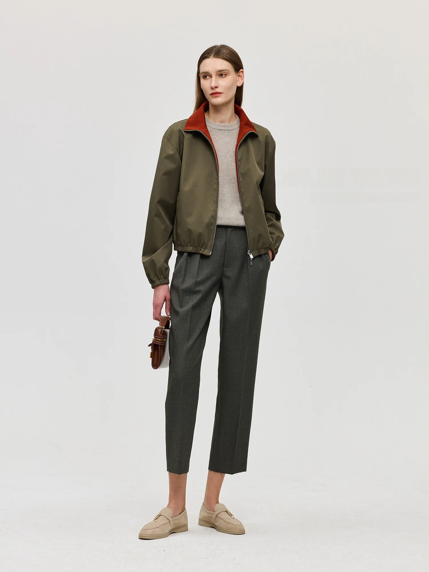 Брюки-костюмные брюки Colin Wang из перуанской шерсти в стиле ретро, модель Cone, для женщин, коллекция Зима 2025
Брюки-костюмные брюки Colin Wang из перуанской шерсти в стиле ретро, модель Cone, для женщин, коллекция Зима 2025