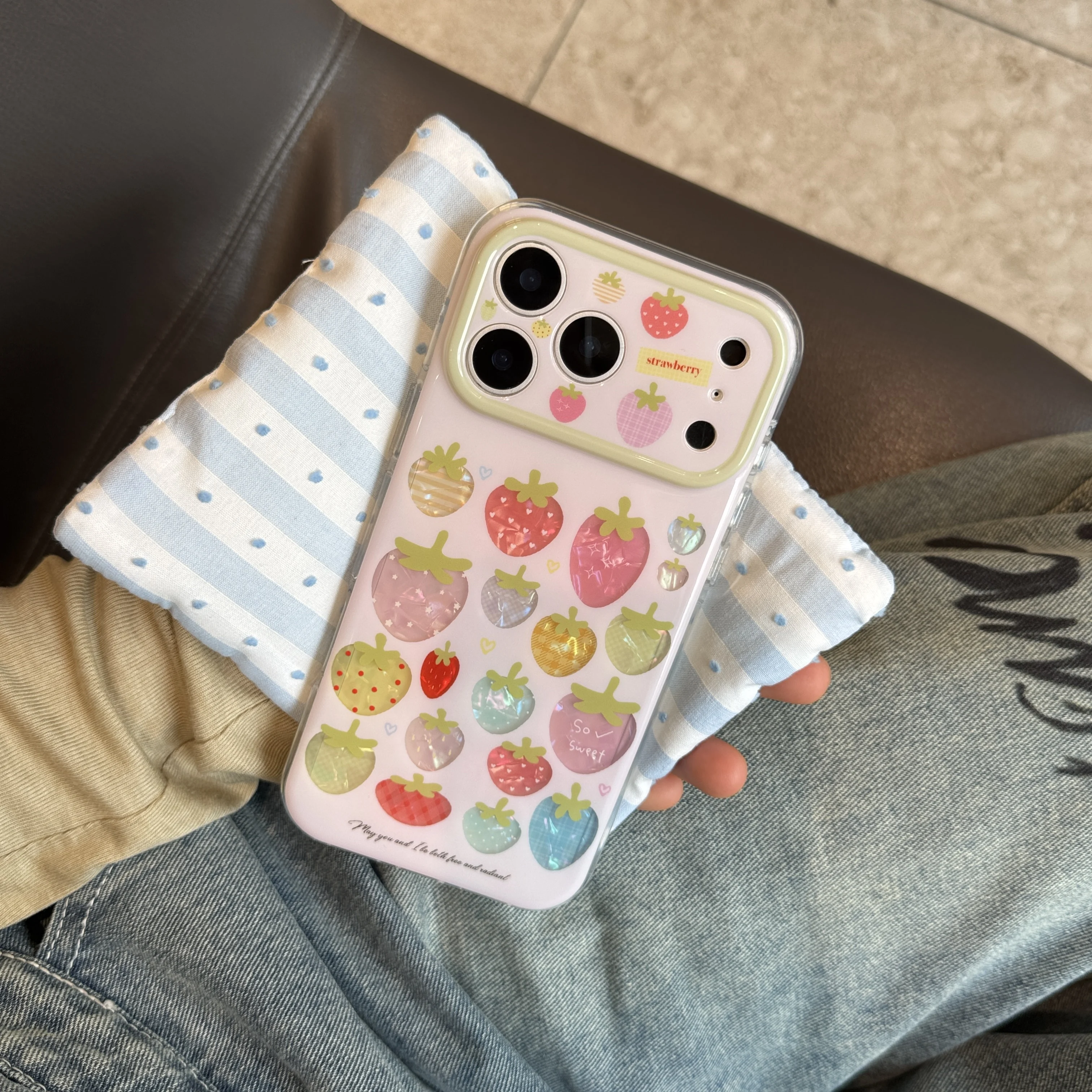 Fashion iPhone case Colorful Strawberry Print Phone Case for iPhone 15 16 17 Pro Max Shockproof Protective Cover Sweet Style
Fashion iPhone case Colorful Strawberry Print Phone Case for iPhone 15 16 17 Pro Max Shockproof Protective Cover Sweet Style