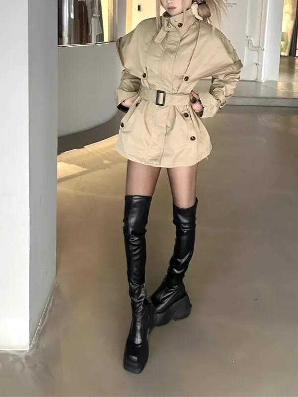 British Style Khaki Stand Collar Cloak Coat Women's Autumn Design Sensation Two-Way Wear Mid-Length Waist-Cinching Slimming Coat
British Style Khaki Stand Collar Cloak Coat Women's Autumn Design Sensation Two-Way Wear Mid-Length Waist-Cinching Slimming Coat