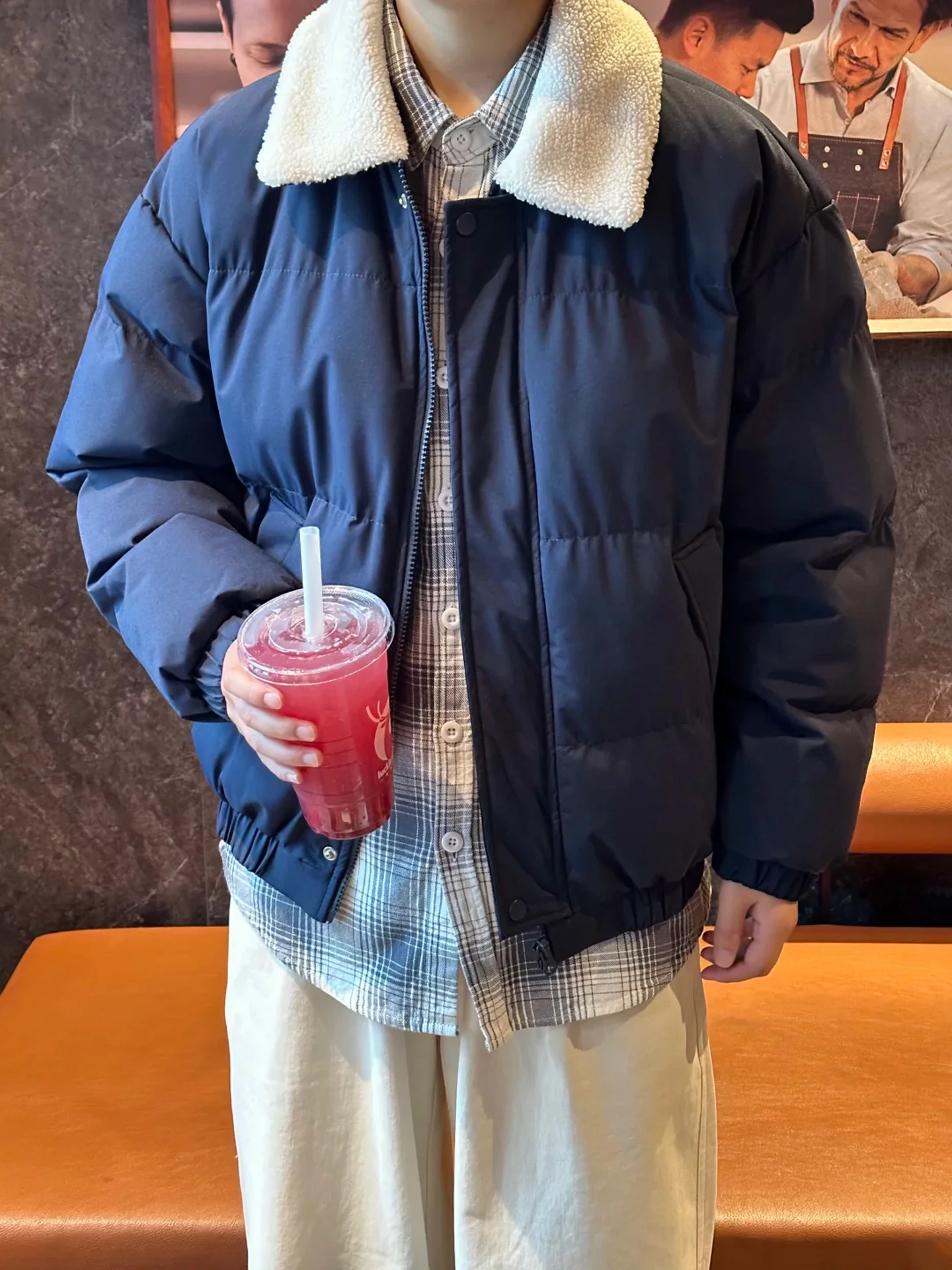 Cobalt Blue Stand Collar Men's Cotton Jaet Winter Warm Lined eep Fur Collar ort Sle Zipper Closure Casual Coat
Cobalt Blue Stand Collar Men's Cotton Jaet Winter Warm Lined eep Fur Collar ort Sle Zipper Closure Casual Coat