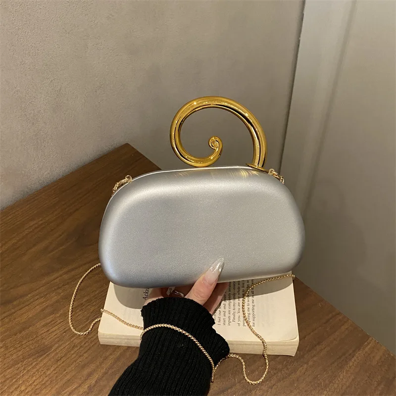 New Fashion Design Irregular Handle Women's Evening Box Bag Luxury High End Party Clutch Handbag Bride Trend Crossbody Bag
New Fashion Design Irregular Handle Women's Evening Box Bag Luxury High End Party Clutch Handbag Bride Trend Crossbody Bag