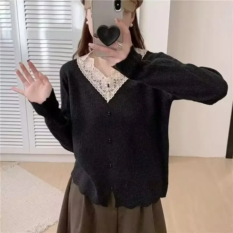 French Lace V-neck Slim Knitted Sweater Women's Long-sleeved Temperament Bottoming Shirt Top
French Lace V-neck Slim Knitted Sweater Women's Long-sleeved Temperament Bottoming Shirt Top