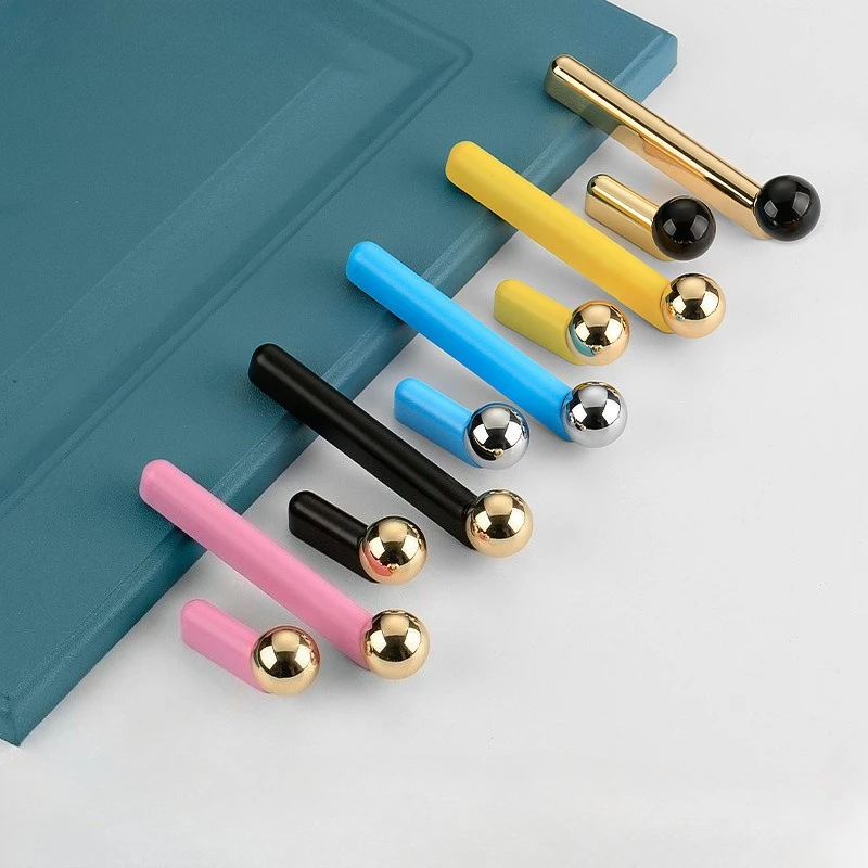 Простая полоса, дверная ручка шкафа, скандинавская длинная ручка двери шкафа, креативные цветные ручки допамина
Простая полоса, дверная ручка шкафа, скандинавская длинная ручка двери шкафа, креативные цветные ручки допамина