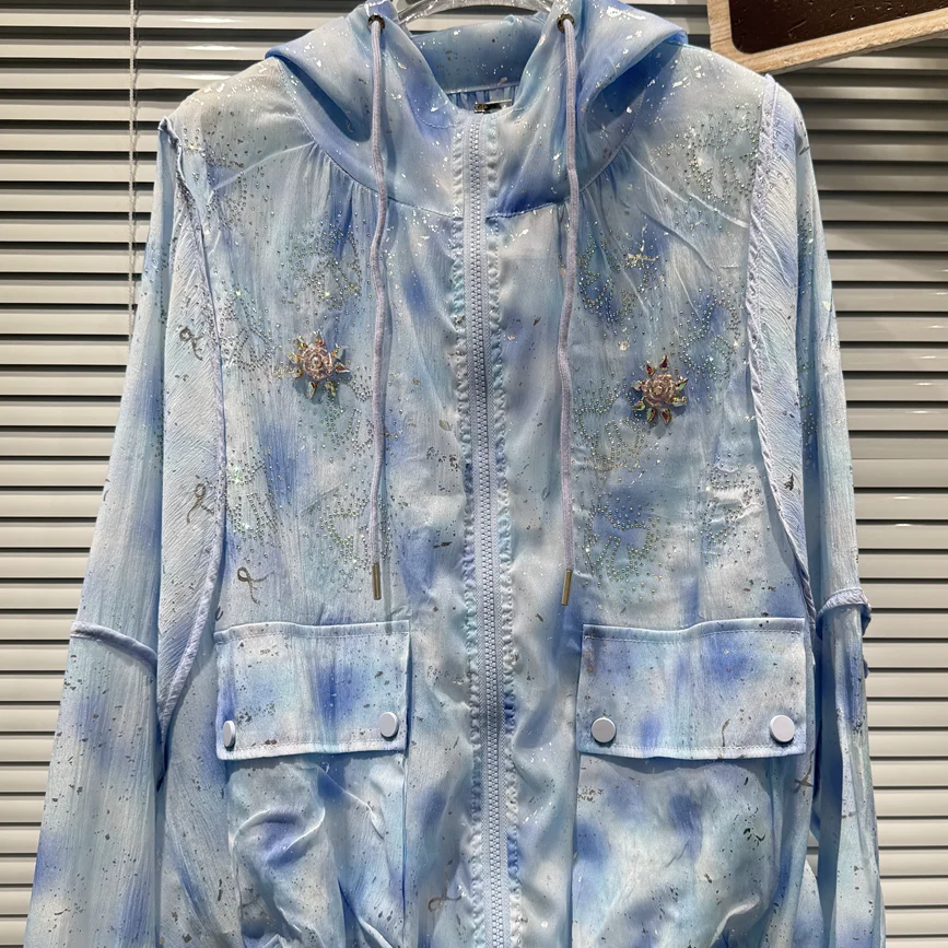 Luxury Style Sparkle Diamonds Stitch Hooded Sunscreen Shirts Blouses For Women's 2025 Loose Casual Thin Outwear Top Clothes
Luxury Style Sparkle Diamonds Stitch Hooded Sunscreen Shirts Blouses For Women's 2025 Loose Casual Thin Outwear Top Clothes