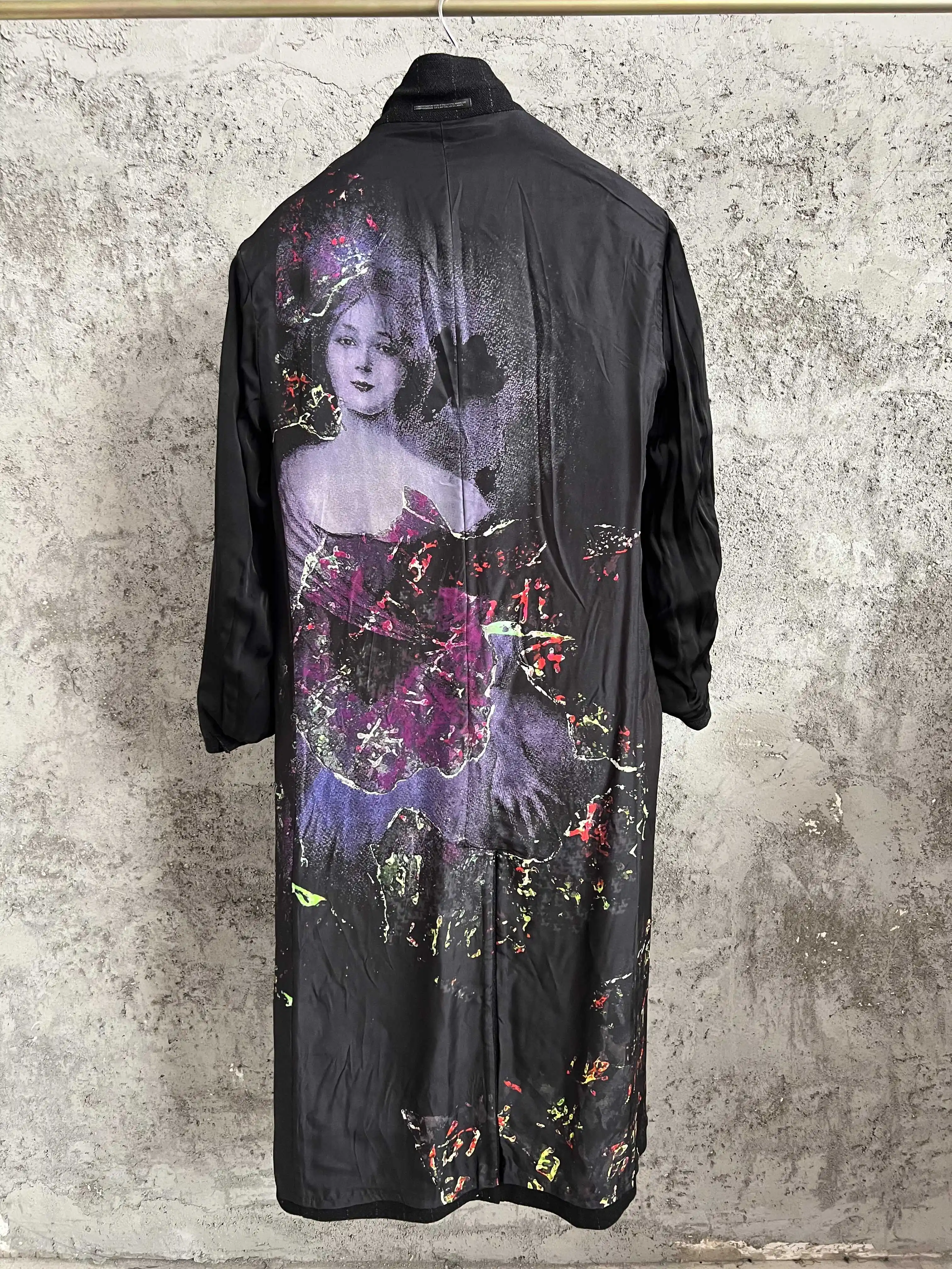 TOP-YAMAMOTO Uchida black and white striped coat with Chinese characters, a British MOON fabric woolen coat worn on both sides
TOP-YAMAMOTO Uchida black and white striped coat with Chinese characters, a British MOON fabric woolen coat worn on both sides