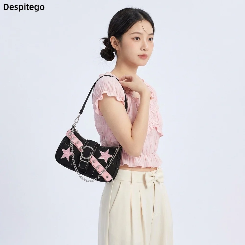 Y2K Large Capacity Stars Pattern Handbags Trendy Vintage Denim Underarm Bag Chain Splicing Retro Shoulder Bags Commute Use
Y2K Large Capacity Stars Pattern Handbags Trendy Vintage Denim Underarm Bag Chain Splicing Retro Shoulder Bags Commute Use